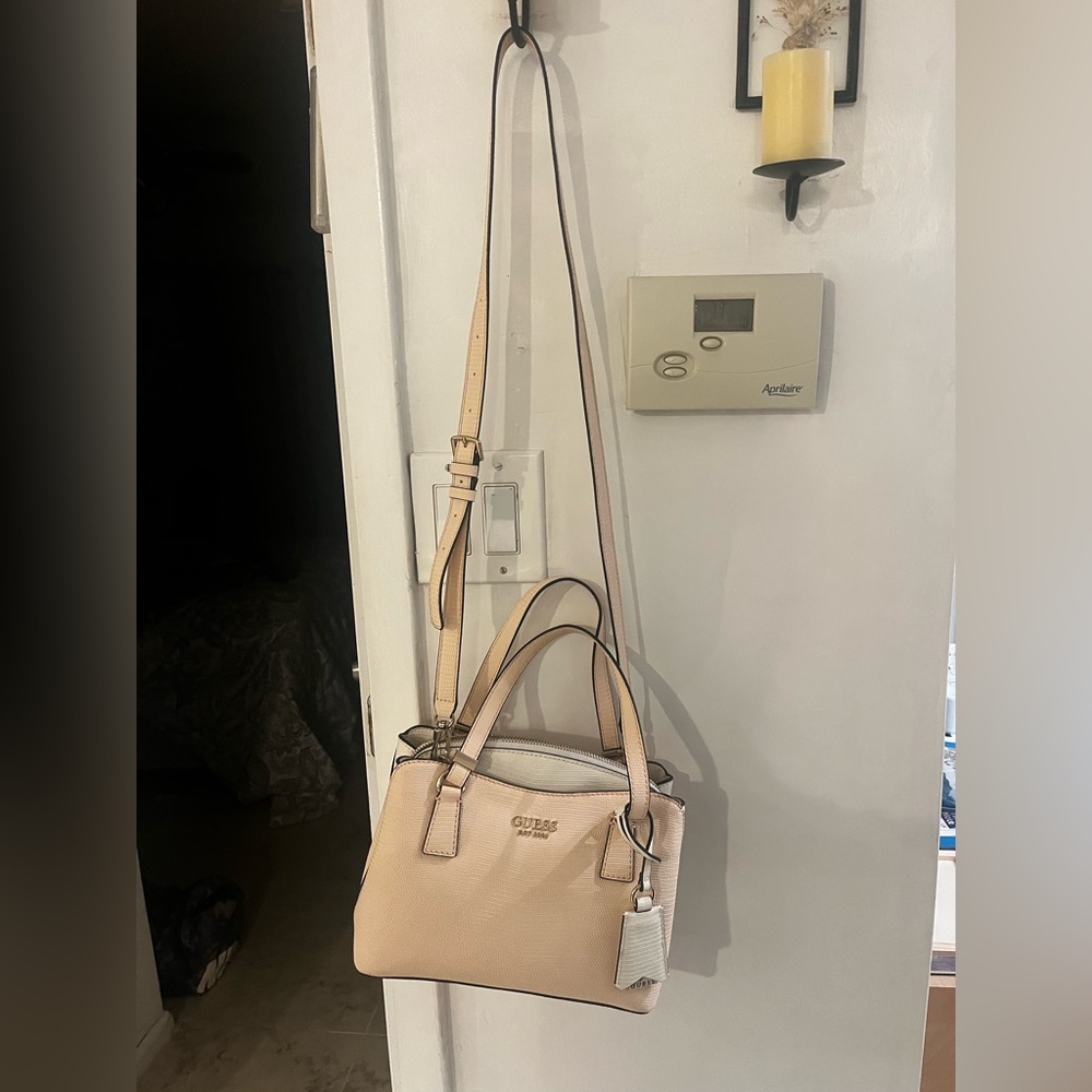 COPY - Guess crossbody bag/ purse. Brand New with tags Pink&White 3 pocket